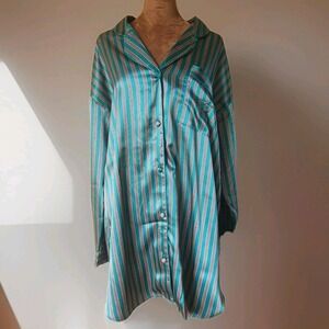 Vintage Victoria's‎ Secret Gold Label Satin Sleep Shirt Size M Holiday Green Red